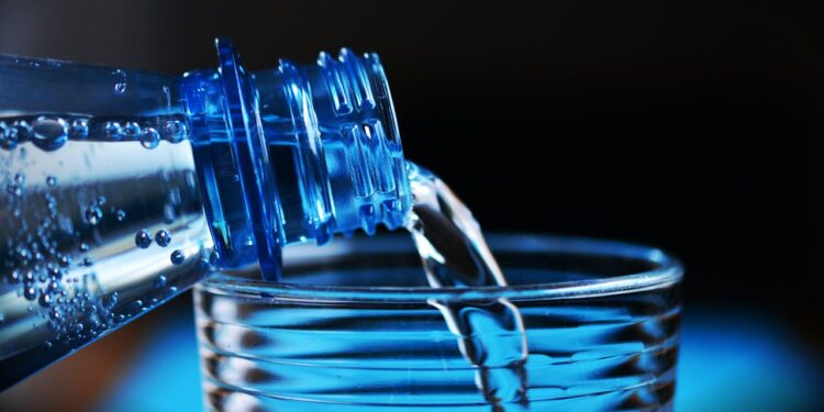 Caldo africano in arrivo: come difendersi dalle temperature oltre i 40° grazie all’alimentazione