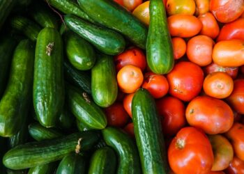 Luglio, cosa mettere nel carrello: lista della spesa estiva con alimenti di stagione
