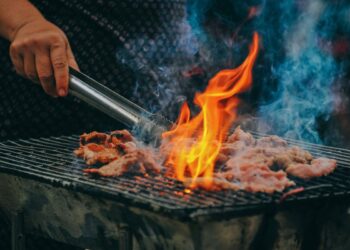 Tumori e alimentazione: 15 cibi da limitare secondo la ricerca scientifica