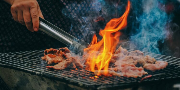 Tumori e alimentazione: 15 cibi da limitare secondo la ricerca scientifica