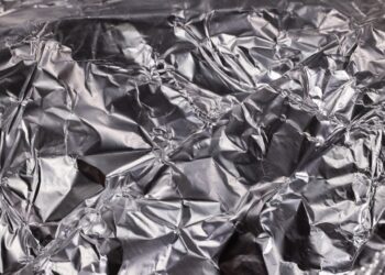 Carta d’alluminio a rischio contaminazione: ecco cosa dice il Comitato Sicurezza Alimentare